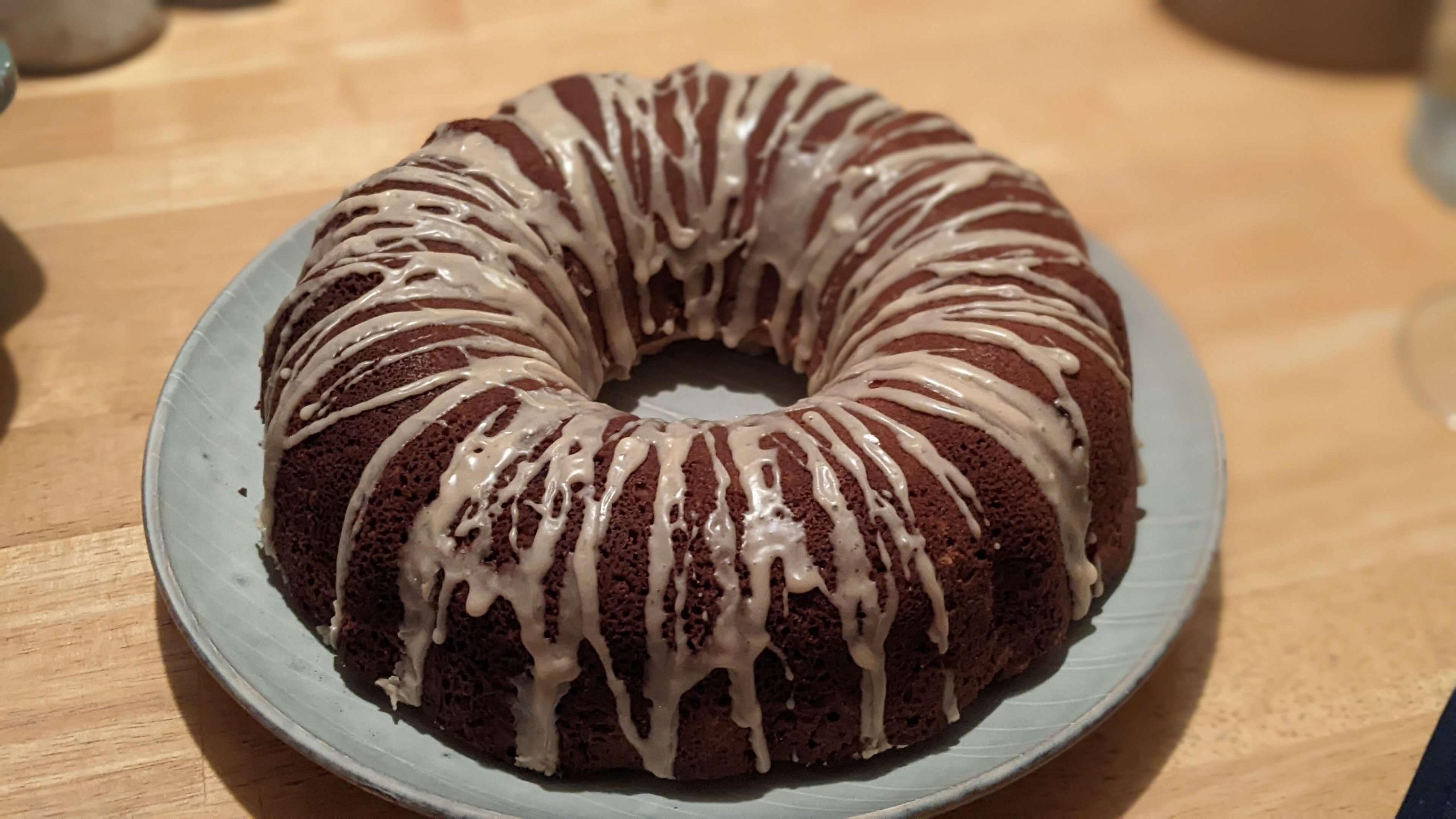 glazed round cake