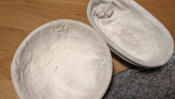 two bannetons that have been floured