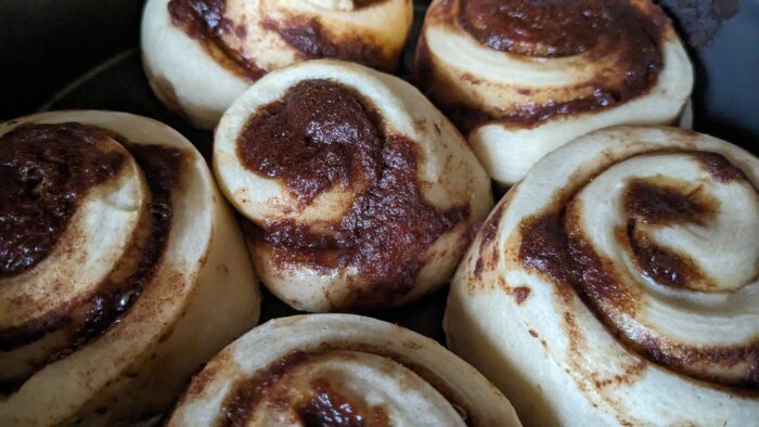 cinnamon apple rolls