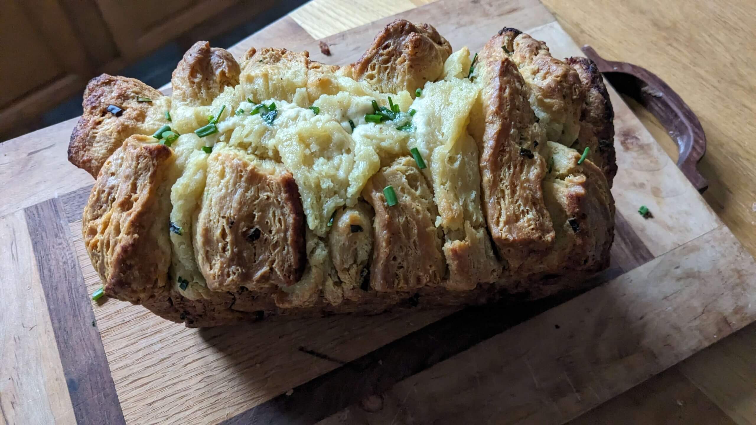 Garlic and Chive Sourdough Biscuit Bread
