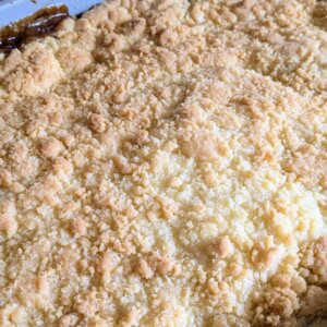 pan of baked apple cobbler