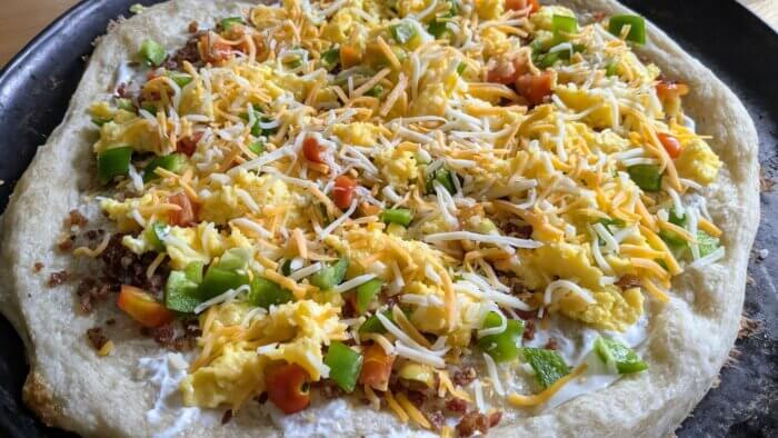 breakfast Pizza on a a pie pan